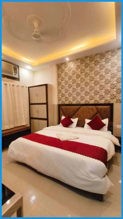 Goroomgo Prakash Residency Gadowalia Varanasi - Lift and Wifi Facility in Tola