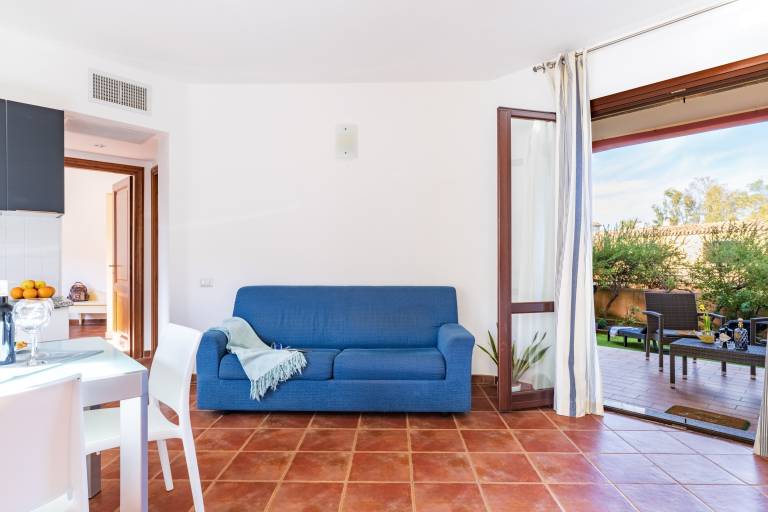 Holiday apartment with patio & yard | Pet-friendly — photo 3