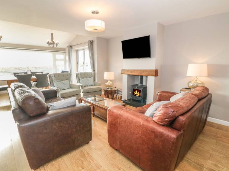 Cottage with garden & barbeque | Beach view — photo 4