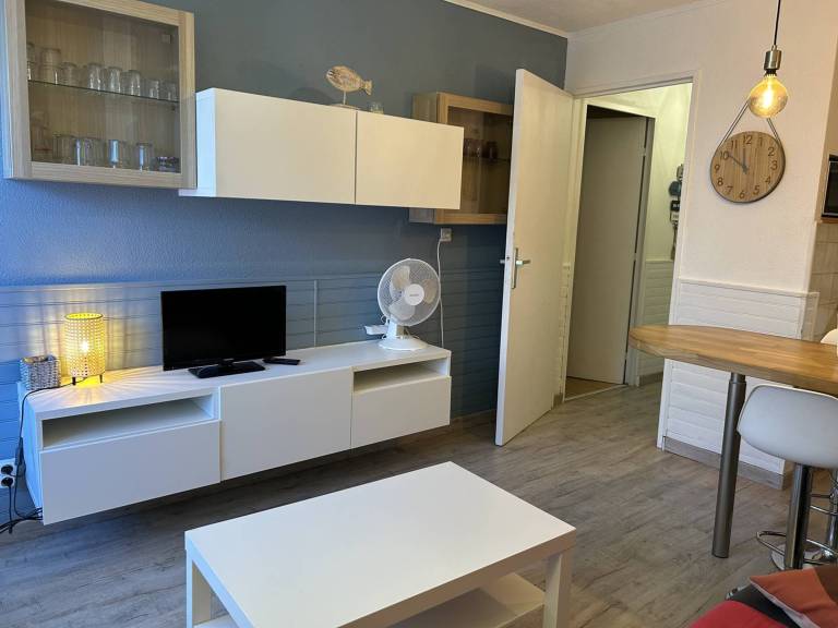Apartment with 1 room for 4 persons — photo 4