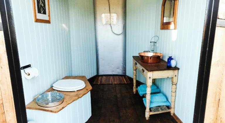 The Carriage Lorry at Tilleys Glamping — photo 5