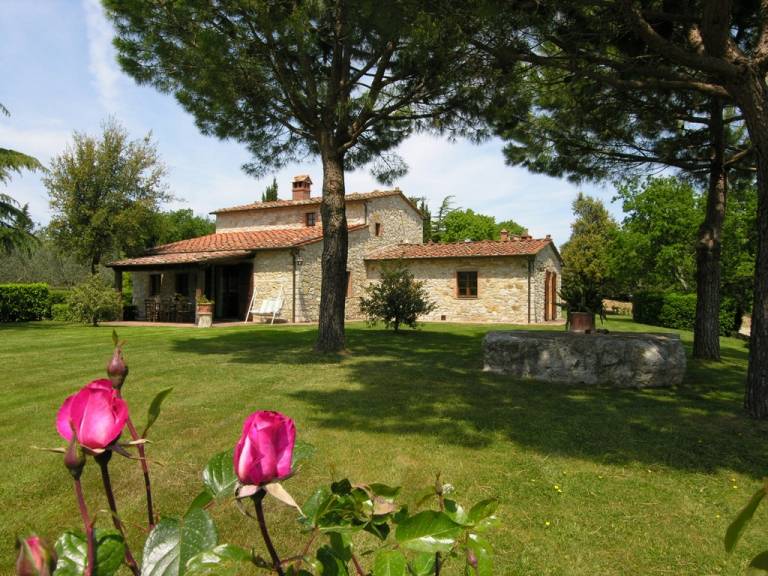 Family-oriented house with private pool, terrace & yard | Pets are welcome — photo 4
