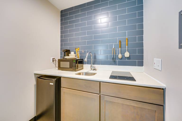 2 Mi to Downtown Port Huron: Sleek Studio Apt — photo 2