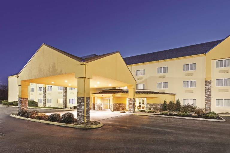 La Quinta Inn & Suites by Wyndham Knoxville Airport in Alcoa, TN