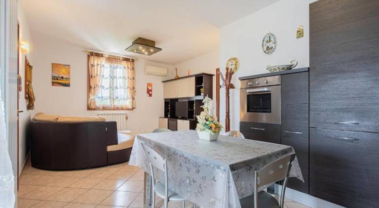 Fully equipped nice apartment with yard, patio & grill | Suitable for remote work | Pets allowed — photo 3
