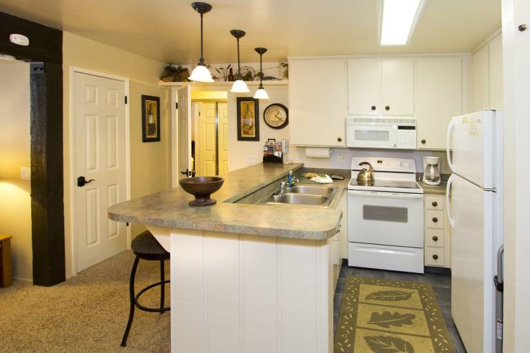 Condo with private pool — photo 4