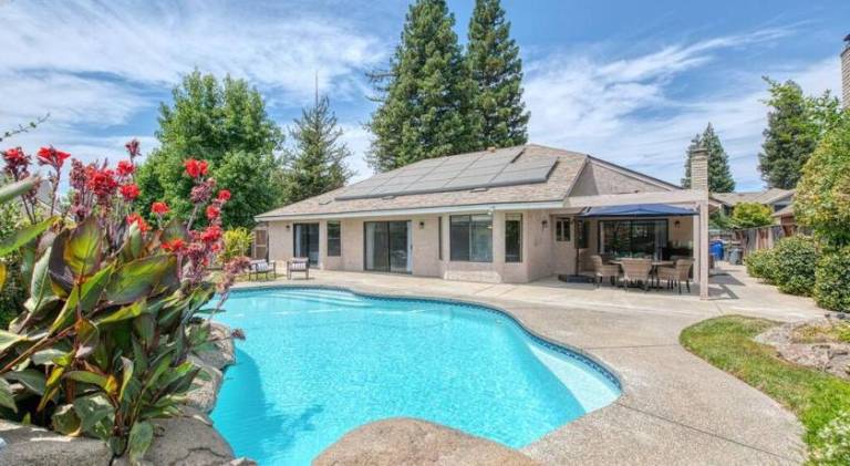 House with pool | Pet-friendly — photo 4