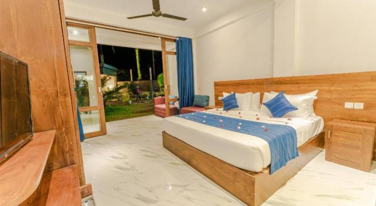 Villa with yard & patio | Close to the beach | Dogs allowed — photo 2
