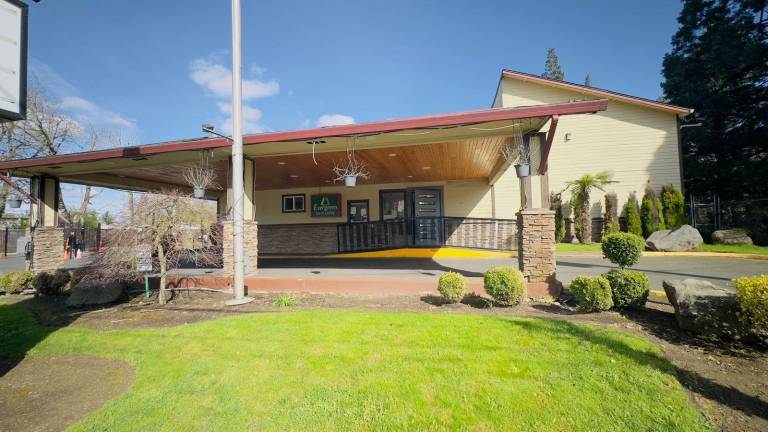 Evergreen Inn & Suites Portland Airport — photo 4