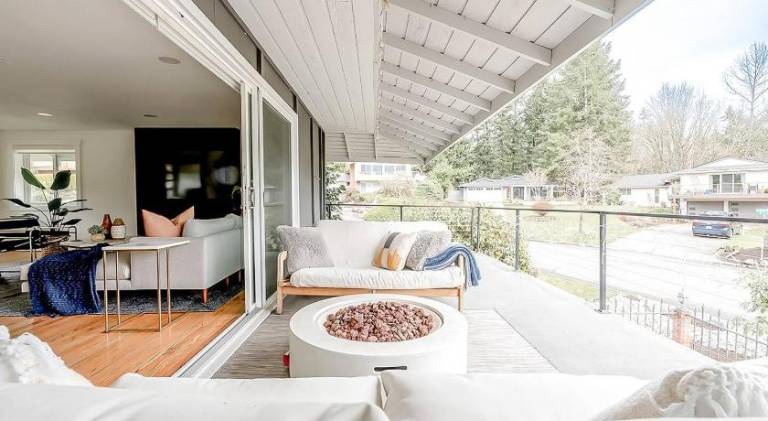 Zen 7BR Escape w Lake Views & Vineyard Haven — photo 3