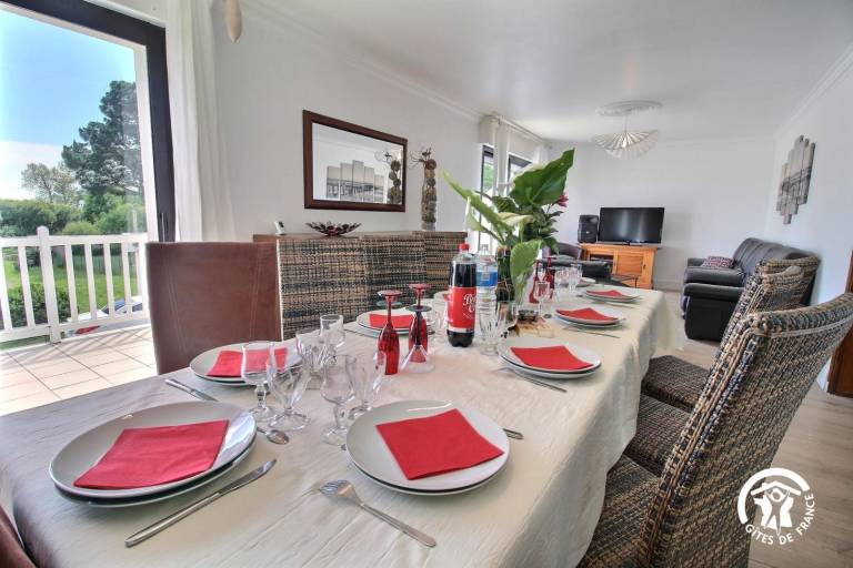 Gite with terrace & yard | Pets allowed — photo 3