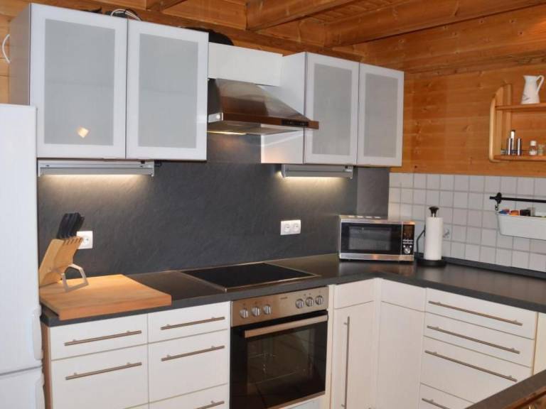 Family-friendly pleasant vacation home with yard, terrace & grill | Nature view | Pets are welcome — photo 3