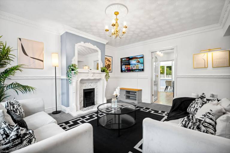 Spacious vacation home with garden | Pets allowed in Birmingham