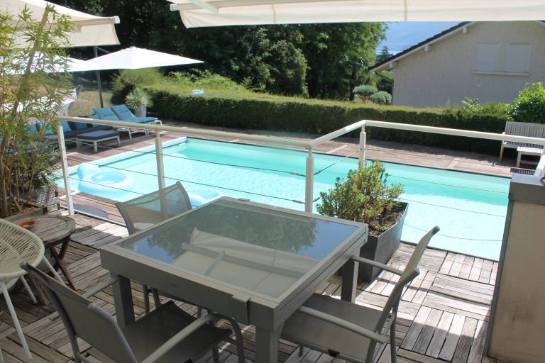Child-friendly nice apartment with sauna, yard & heated pool | Lake view | Pet-friendly — photo 5