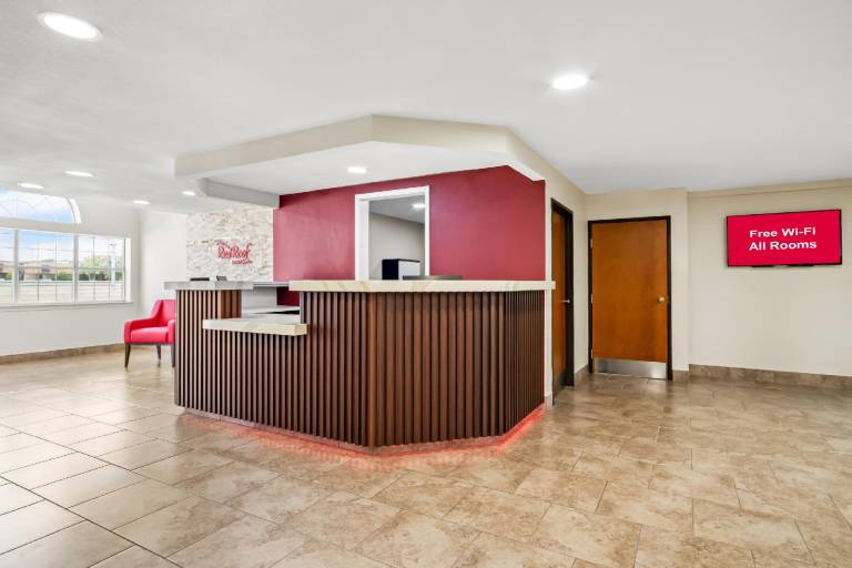 Red Roof Inn & Suites Euless - DFW Airport Southwest — photo 3