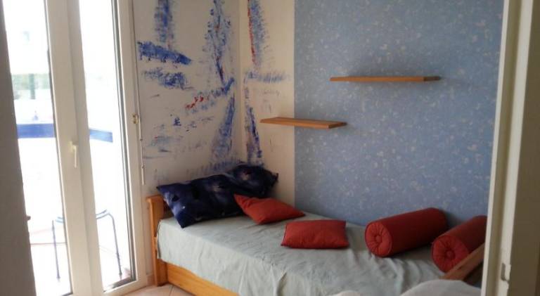 Rental apartment with patio — photo 2