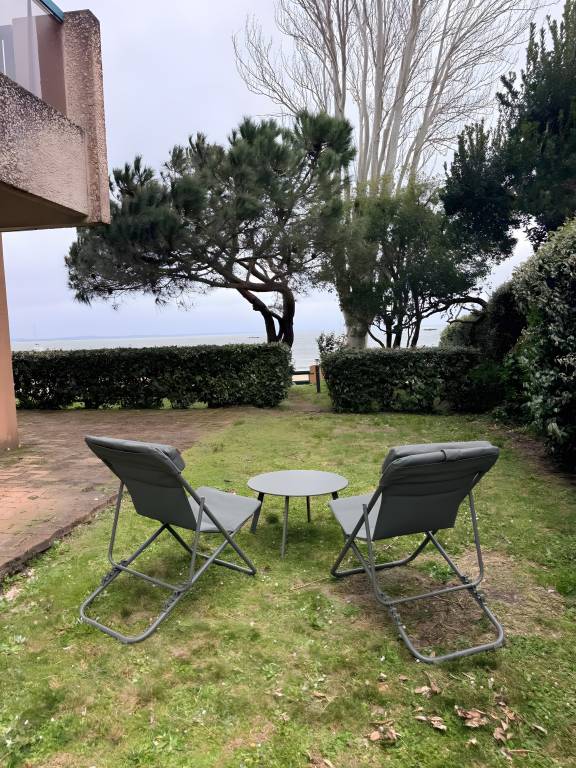 Apartment “Eugénie” with Arcachon Bay View, Private Terrace, Beach Access, and Wi-Fi — photo 5