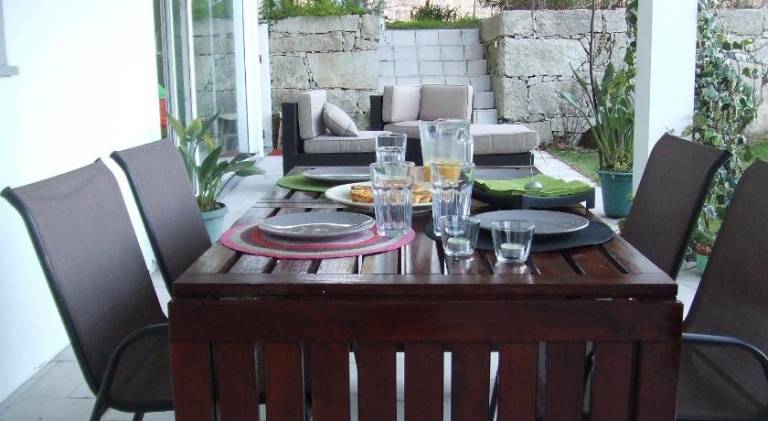Vacation home with patio, BBQ & garden — photo 3