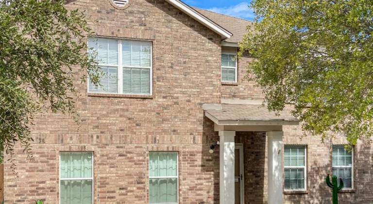 House with barbeque & patio | Suitable for remote work in San Antonio, TX