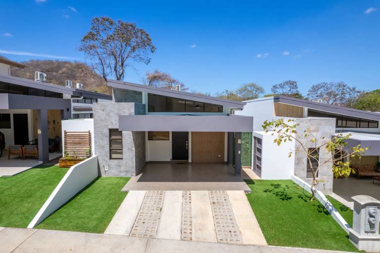 Sophisticated Home with a Chic Design and a Privat