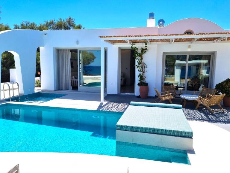 Villa Monolithos