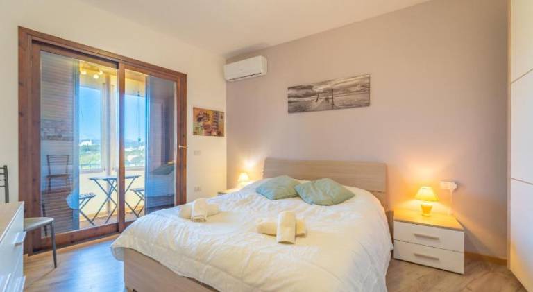 Holiday apartment with pool in Olbia
