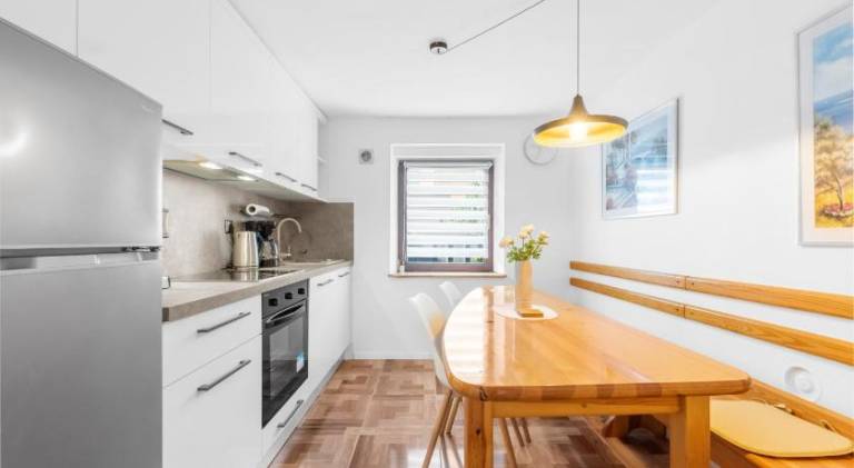 Holiday apartment with 2 rooms for 6 persons — photo 3