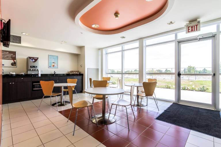 Motel 6 Kingston, ON — photo 4