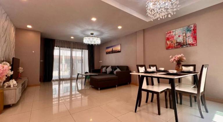 Villa with 1 room for 6 persons in Chonburi