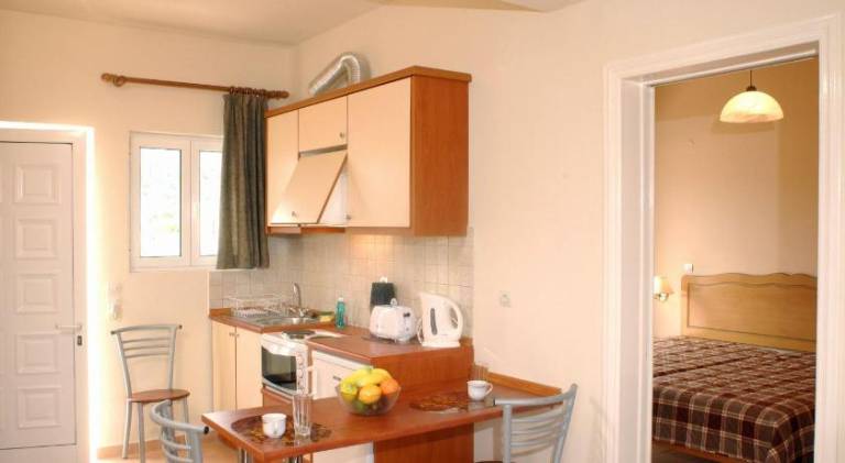 Lovely vacation home with barbecue, yard & patio | Next to the beach | Pet-friendly — photo 2