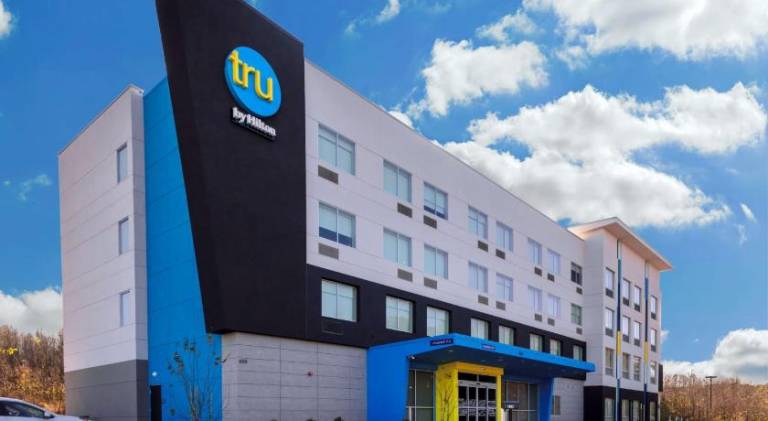 Tru by Hilton Lynchburg — photo 2