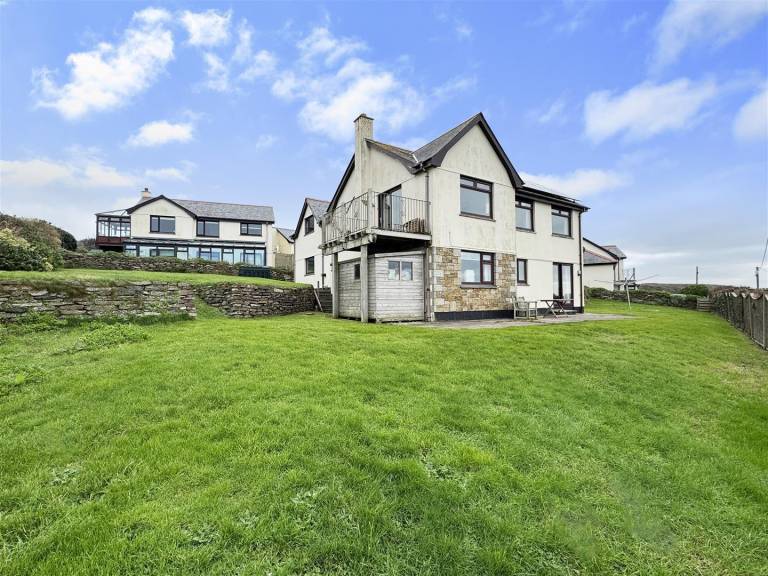 Porthleven Coastal Retreat with 5 Bedrooms — photo 5