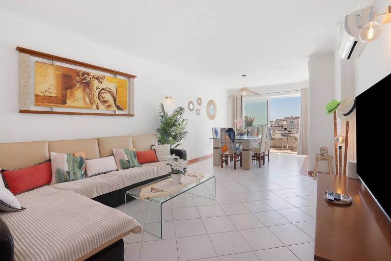 Holiday apartment with patio & pool — photo 5