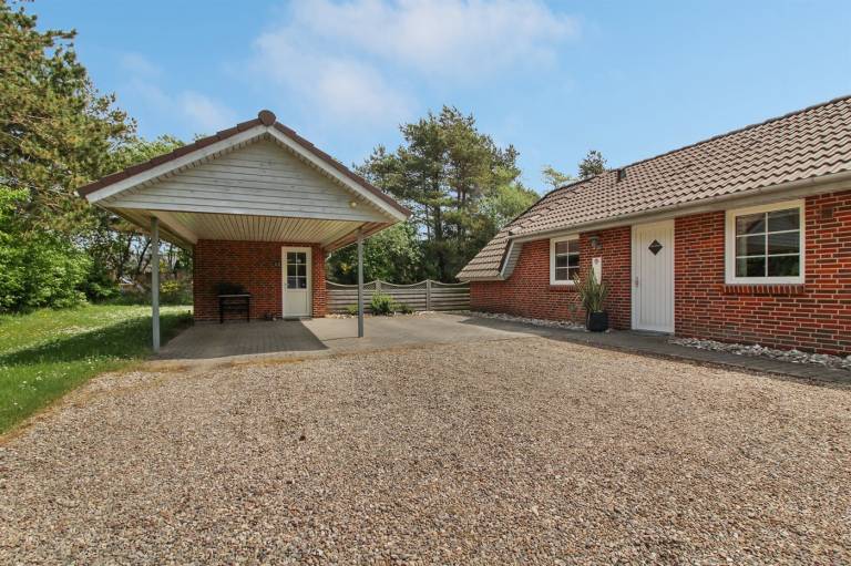 Children-friendly pleasant house with sauna, private pool & jacuzzi | Pets are welcome — photo 2