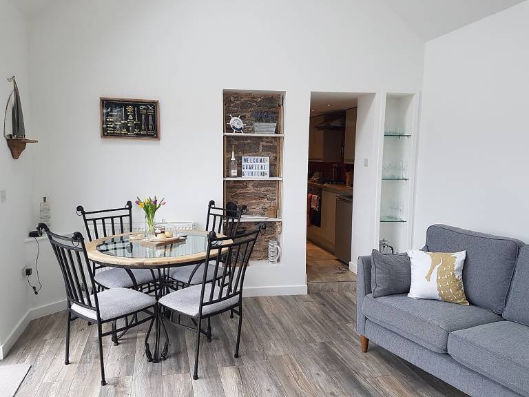Cottage with yard | River view — photo 4