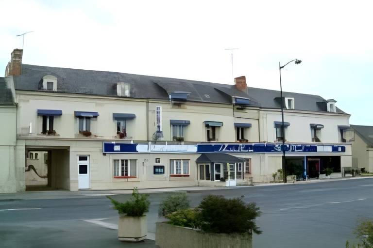 Logis Hotel Saint Paul in Saumur
