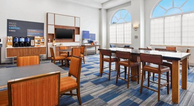 Holiday Inn Express Hotel & Suites Warrenton By IHG — photo 3