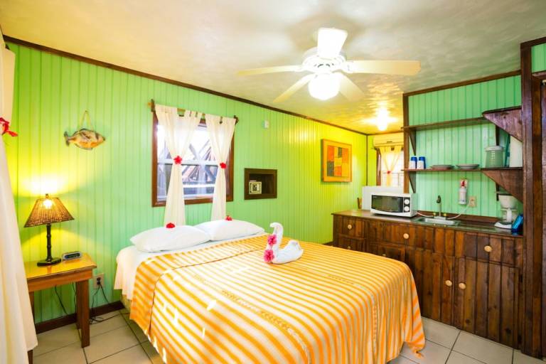 Resort West Bay