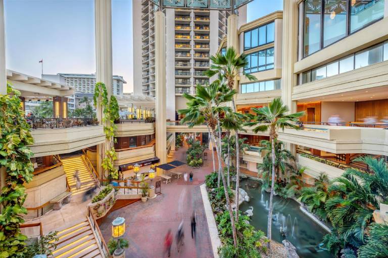 Hyatt Regency Waikiki Beach Resort And Spa — photo 2
