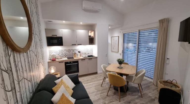 Ample chalet with hot tub, sauna & terrace | Pet-friendly — photo 3