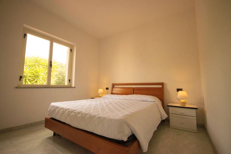 Apartment with patio, garden & BBQ | Garden view — photo 3