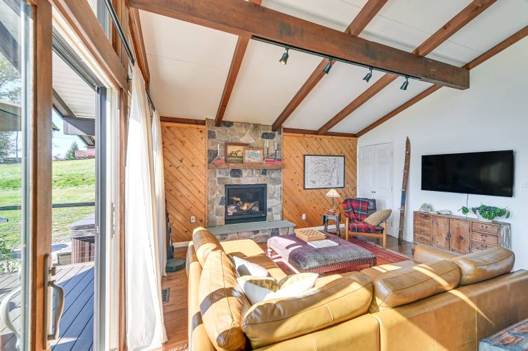 Cozy Mtn-View Chalet < 2 Mi to Windham Slopes — photo 4