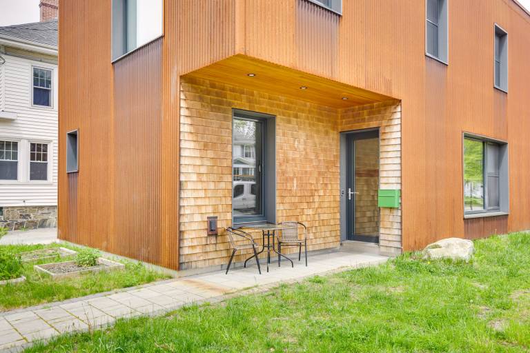 Walk to Shops & Eats Sleek Portland Studio
