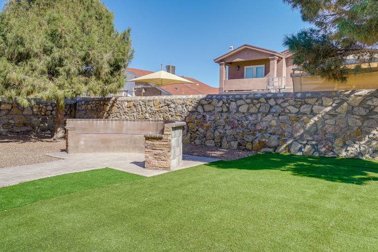 20 Mi to Dtwn El Paso: Pet-Friendly Retreat! — photo 2