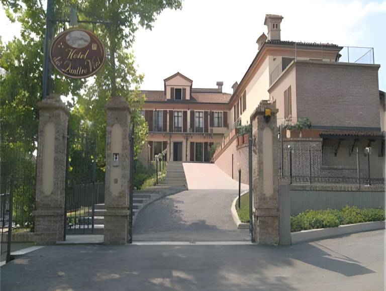 Hotel Villa Lauri in Neive