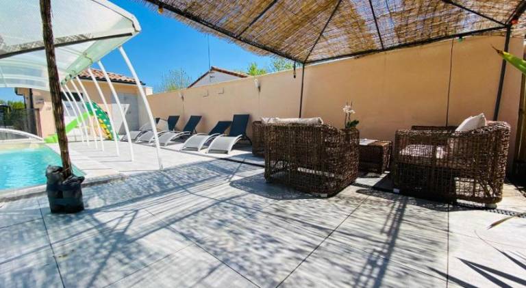 Vacation home with pool — photo 5