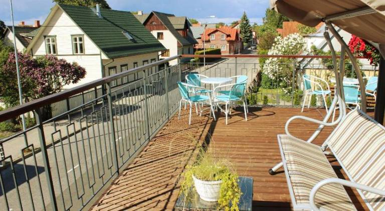 Pleasant serviced apartment with patio, garden & barbeque | Dogs allowed — photo 4