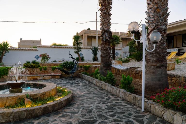 Villa with yard, terrace & BBQ — photo 5