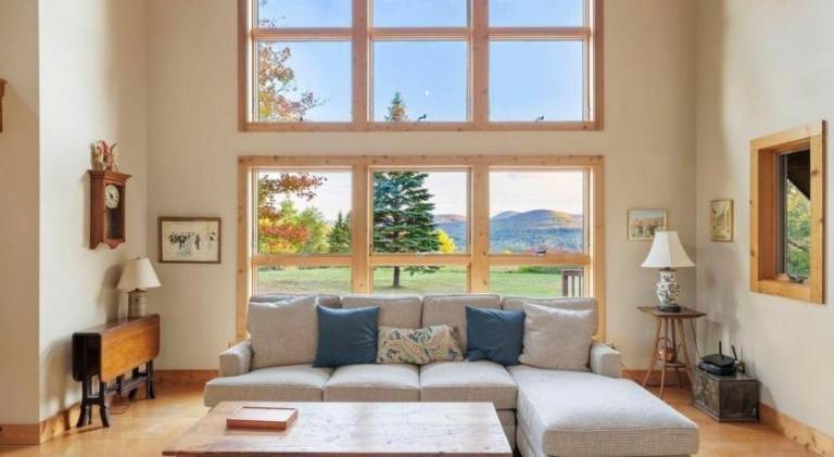 Chalet with hot tub in Windham, NY