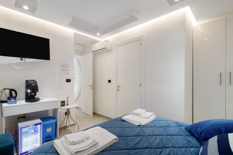 Room 'Il Filo Di Arianna - Camera 1' with Wi-Fi and Air Conditioning — photo 5